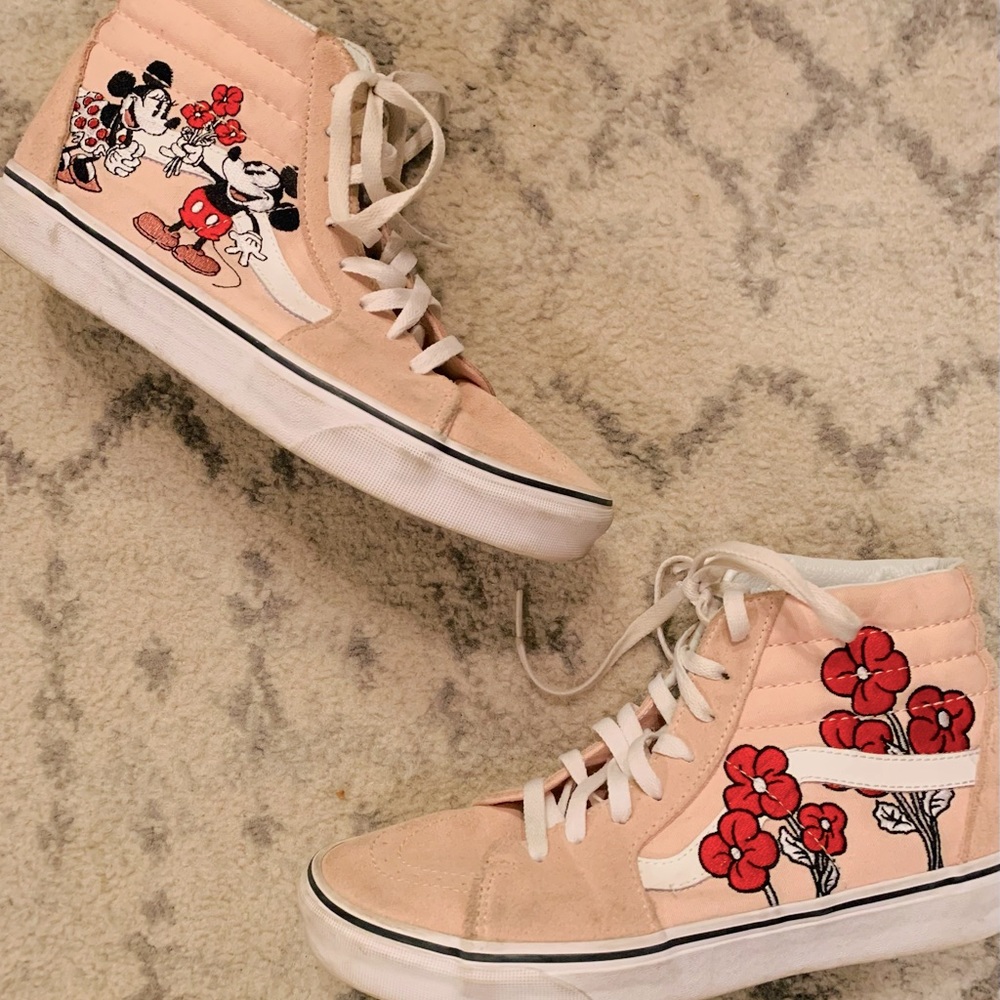 Pink Disney Mickey and Minnie Vans